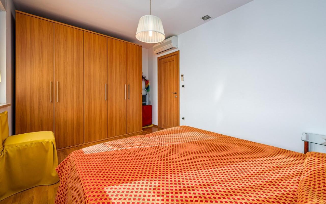 Valessia House With Apartment อูมัค ภายนอก รูปภาพ